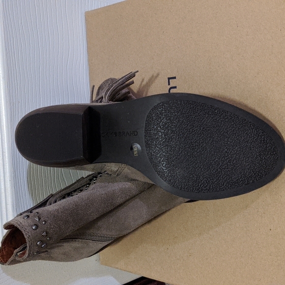 Lucky Brand suede bootie size 6.5 NIB - Picture 3 of 4